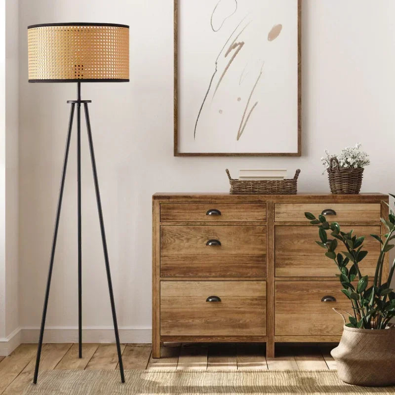 Lampadaire design en alliage avec finition nickel brossé et lumière dimmable