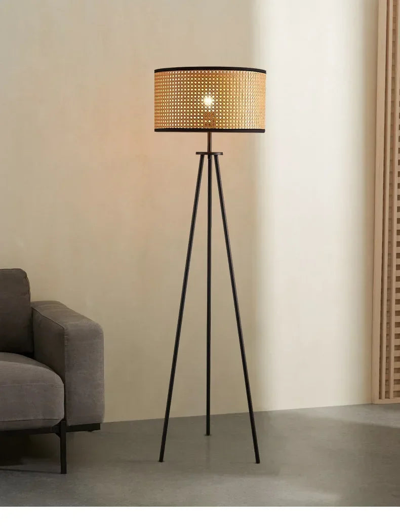 Luminaire sur pied élégant pour un éclairage doux et chaleureux
