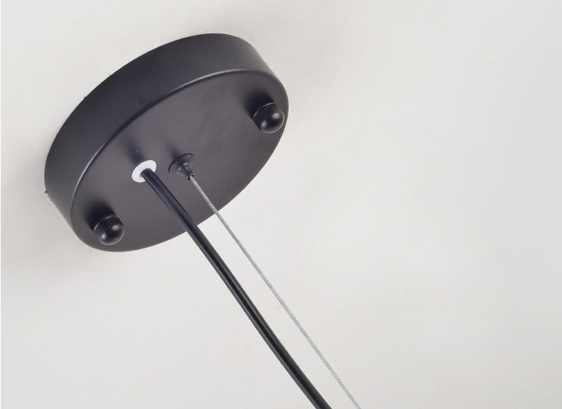 Détail de la douille G4 LED de la suspension feuillage en métal.